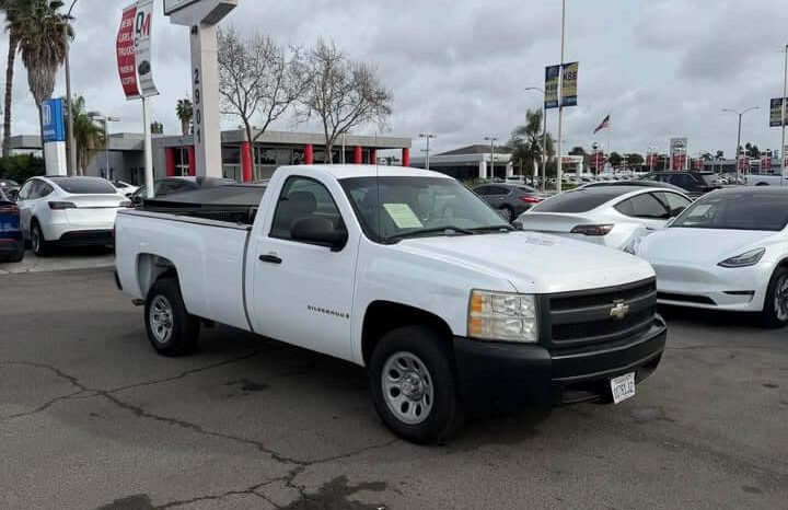 
								2008 Chevrolet Silverado full									