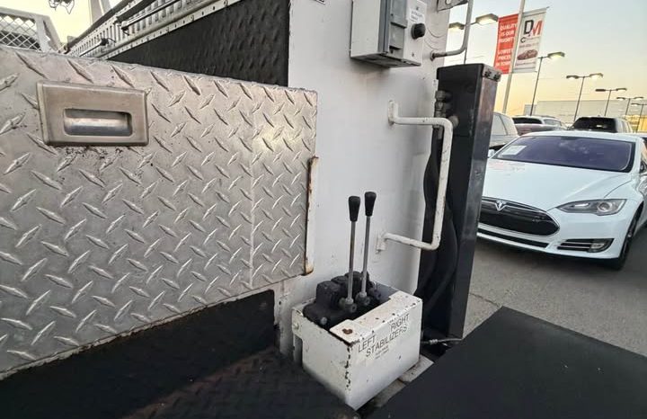 
								2010 Ford f550 super duty regular cab & chassis XLT Cab & Chassis 2D full									