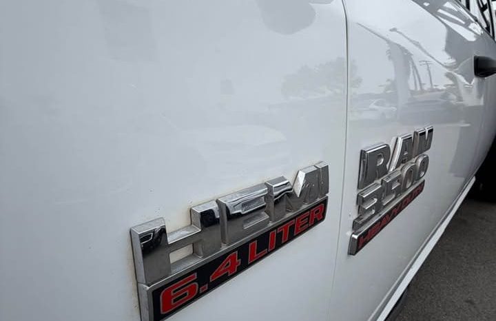 
								2018 Ram 3500 crew cab Tradesman full									