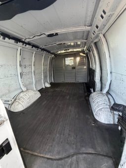 
										2019 Chevrolet express 3500 cargo full									