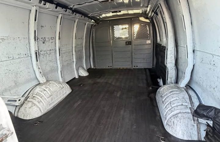 
								2019 Chevrolet express 3500 cargo full									