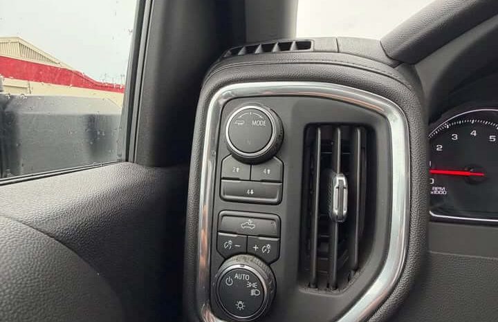 
								2023 Chevrolet Silverado full									