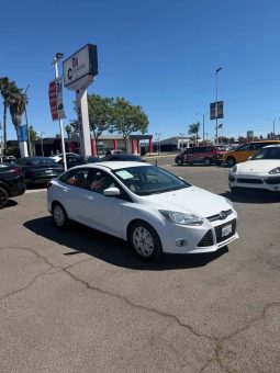 
										2012 Ford Focus full									
