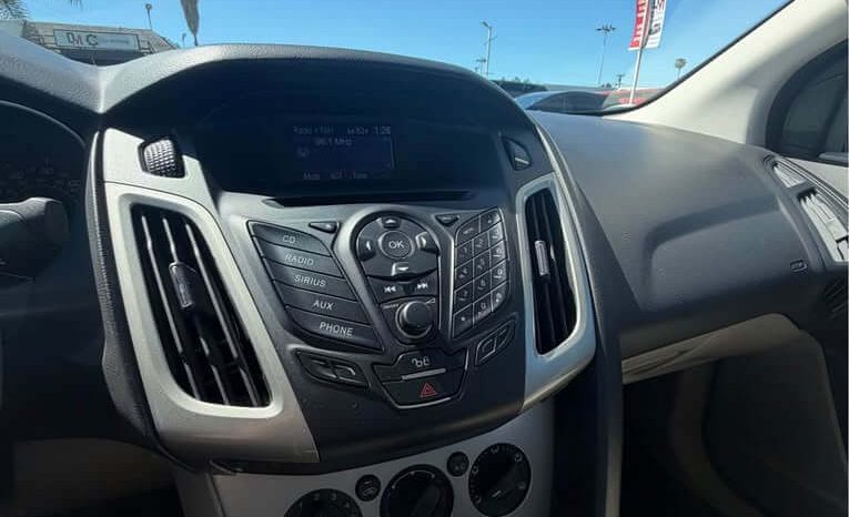 
								2012 Ford Focus full									