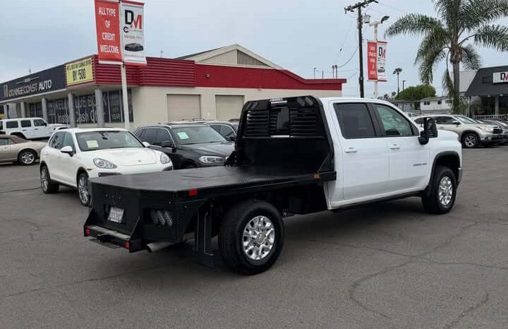 
								2023 Chevrolet Silverado full									