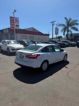 
										2012 Ford Focus full									