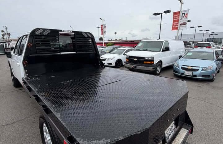 
								2023 Chevrolet Silverado full									