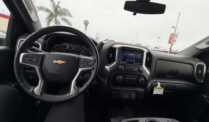 
								2023 Chevrolet Silverado full									