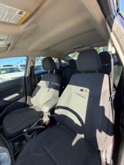 
										2015 Ford fiesta SE full									
