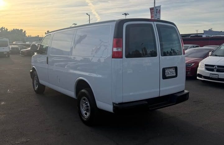 
								2019 Chevrolet express 3500 cargo full									