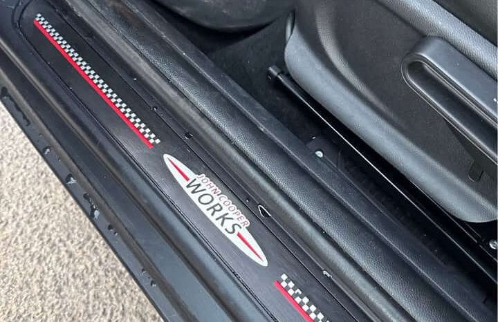 
								2015 MINI hardtop 2 door Cooper Hatchback full									