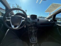 
										2015 Ford fiesta SE full									