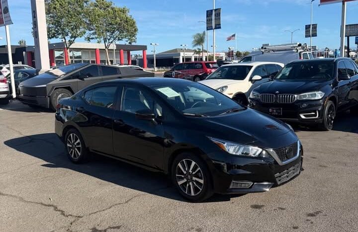 
								2021 Nissan versa SV full									
