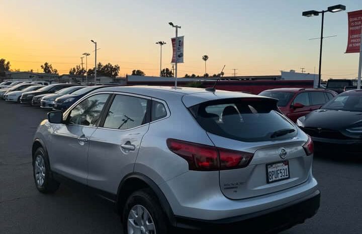 
								2018 Nissan Rogue Sport S full									