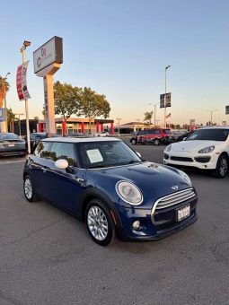 
										2015 MINI hardtop 2 door Cooper Hatchback full									