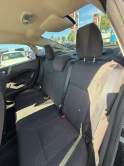 
										2015 Ford fiesta SE full									