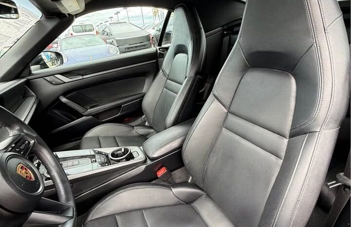 
								2024 Porsche 911 Carrera Cabriolet 2D full									