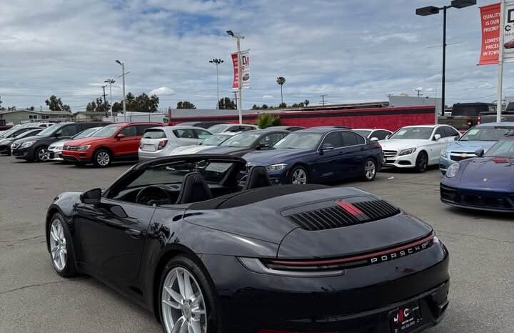 
								2024 Porsche 911 Carrera Cabriolet 2D full									