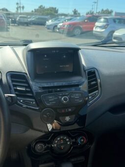 2015 Ford fiesta SE