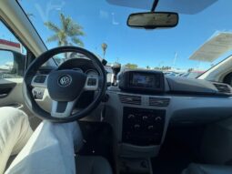 
										2011 Volkswagen routan full									