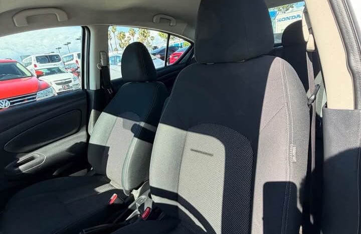 
								2018 Nissan versa full									