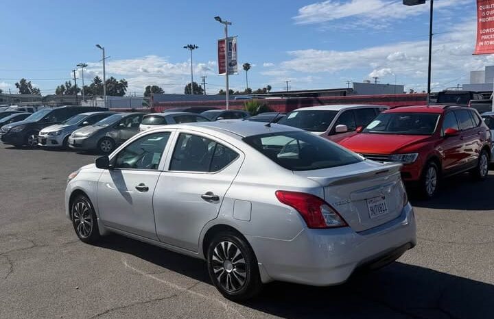 
								2018 Nissan versa full									