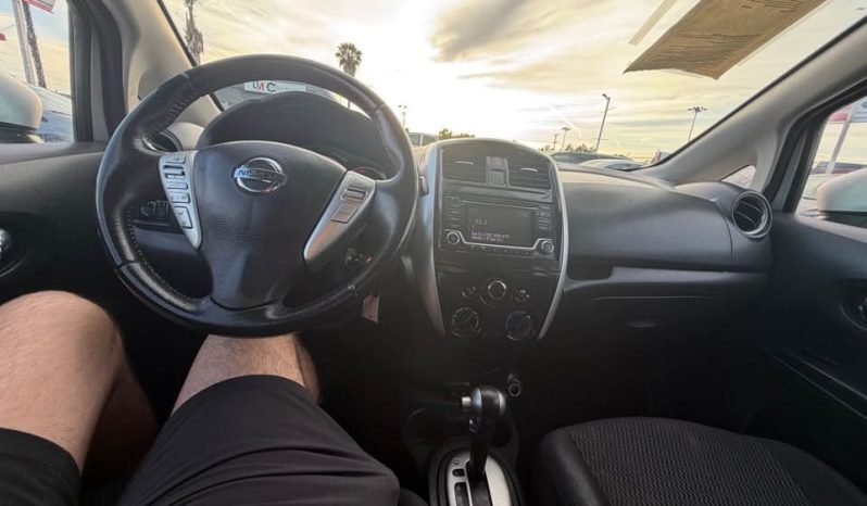 
								2017 Nissan versa note full									