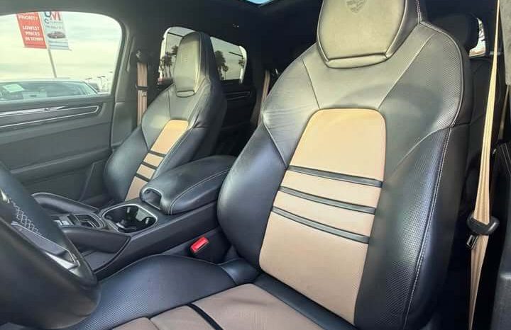 
								2023 Porsche cayenne coupe GTS full									