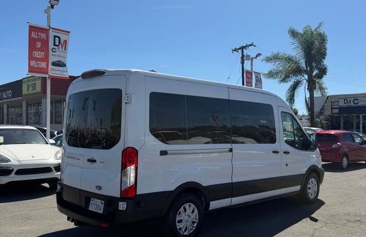 
								2019 Ford transit 350 passenger van XLT w/Medium Roof Van 3D full									