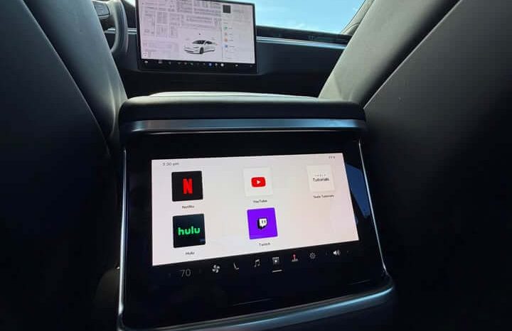 
								2022 Tesla model s Plaid full									