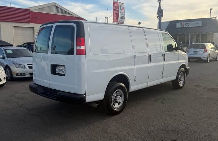 
								2019 Chevrolet express 3500 cargo full									