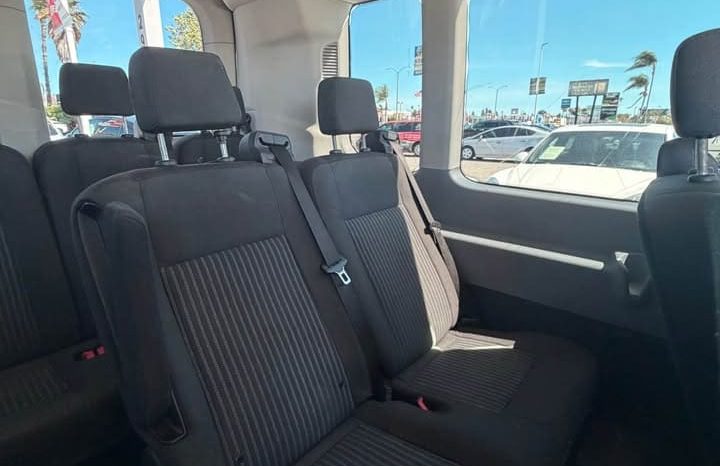 
								2019 Ford transit 350 passenger van XLT w/Medium Roof Van 3D full									