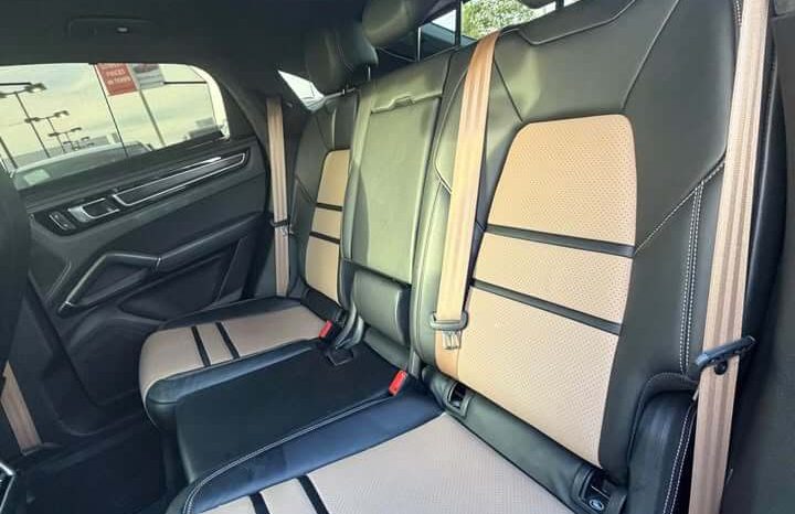 
								2023 Porsche cayenne coupe GTS full									