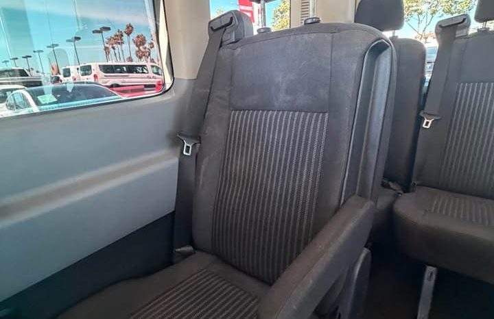 
								2019 Ford transit 350 passenger van XLT w/Medium Roof Van 3D full									