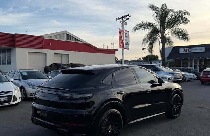
								2023 Porsche cayenne coupe GTS full									