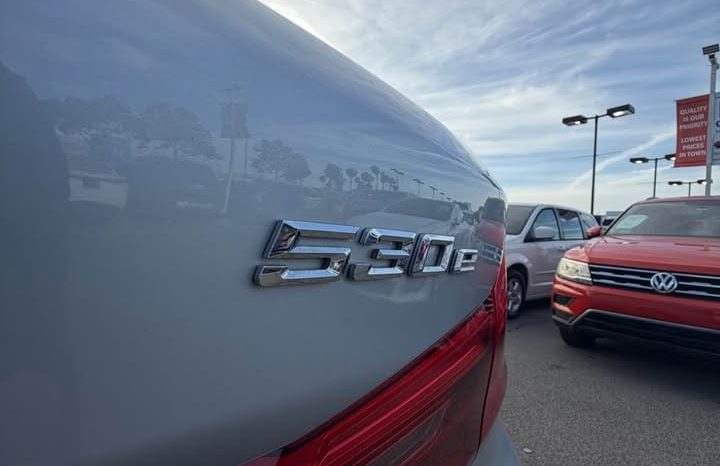 
								2019 BMW 5 series 530e iPerformance Sedan 4D full									