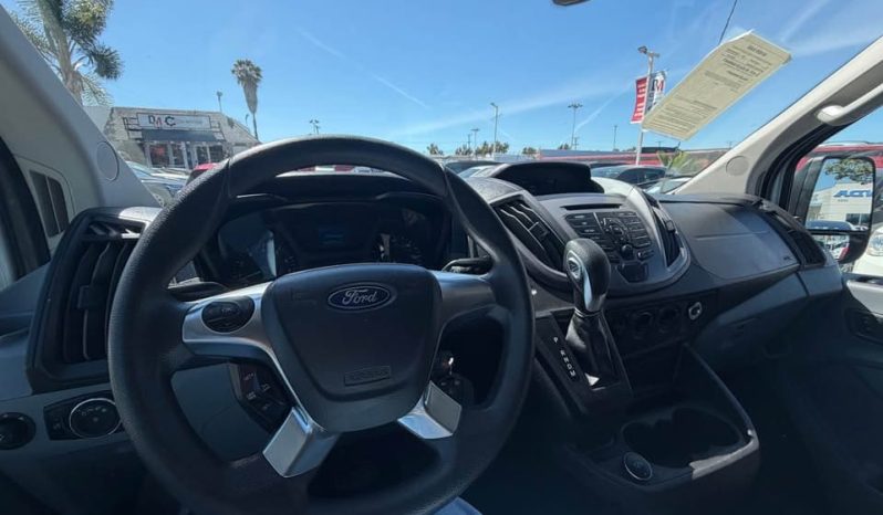 
								2019 Ford transit 350 passenger van XLT w/Medium Roof Van 3D full									