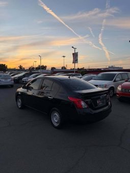 
										2013 Nissan versa full									