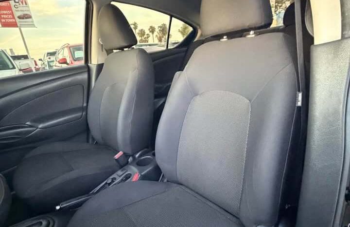 
								2013 Nissan versa full									