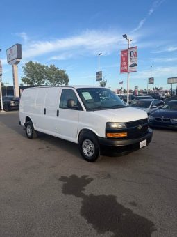 
										2019 Chevrolet express 3500 cargo full									