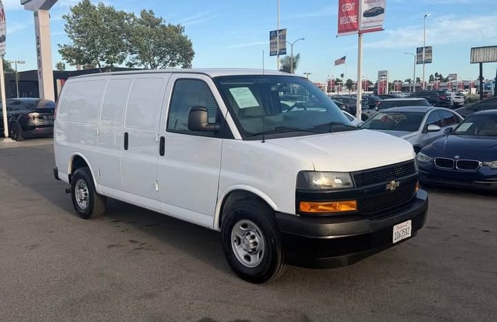 
								2019 Chevrolet express 3500 cargo full									