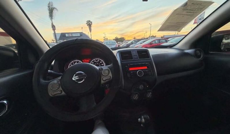 
								2013 Nissan versa full									