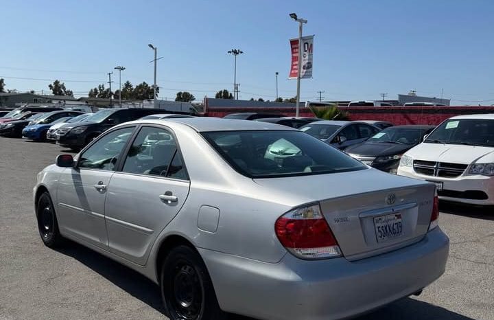 
								2006 Toyota camry full									