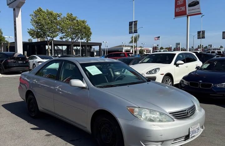 
								2006 Toyota camry full									