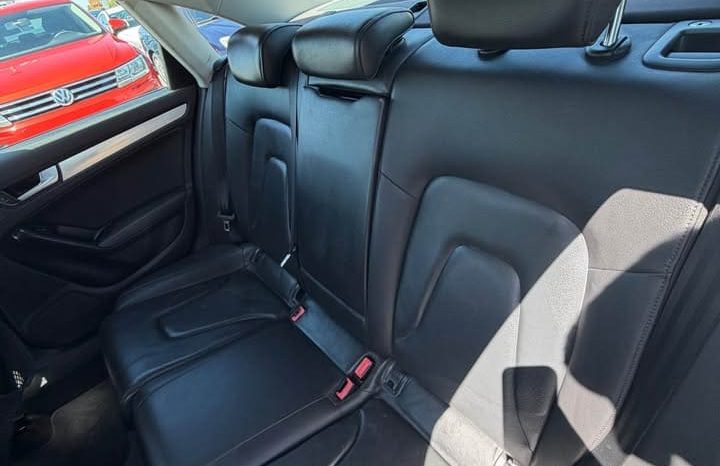 
								2010 Audi a4 2.0T Premium Sedan 4D full									