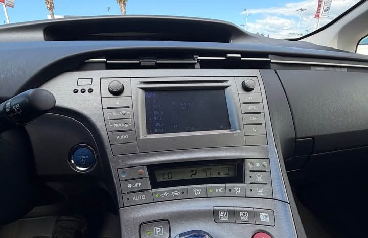 
								2013 Toyota prius full									