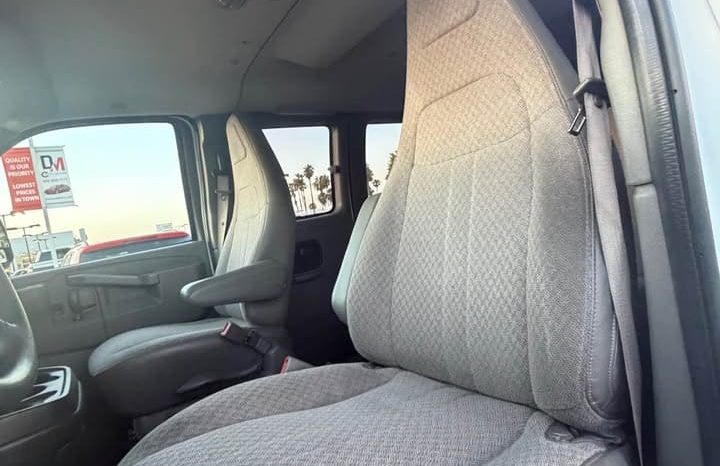 
								2018 Chevrolet express 3500 passenger full									