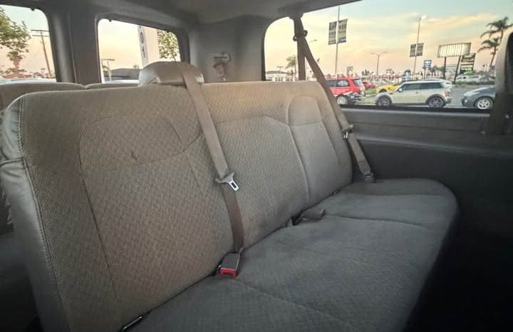 
								2018 Chevrolet express 3500 passenger full									