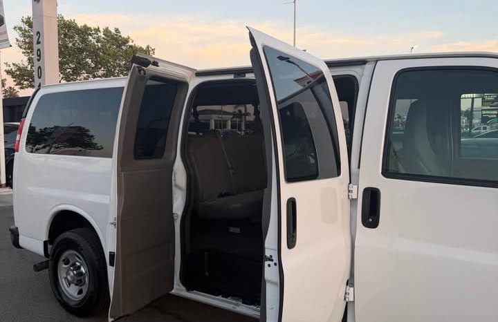 
								2018 Chevrolet express 3500 passenger full									