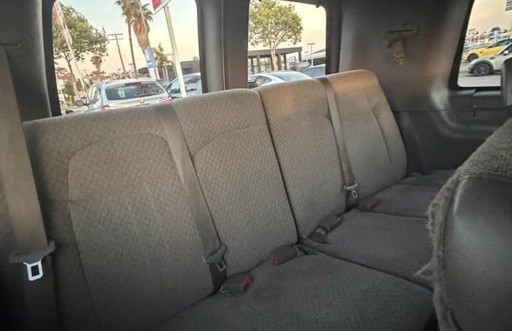 
								2018 Chevrolet express 3500 passenger full									